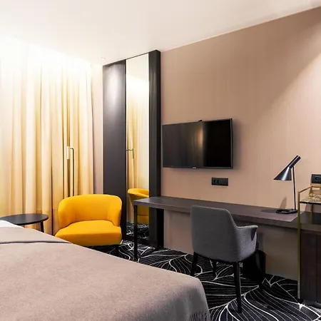 מלון Movenpick 5*