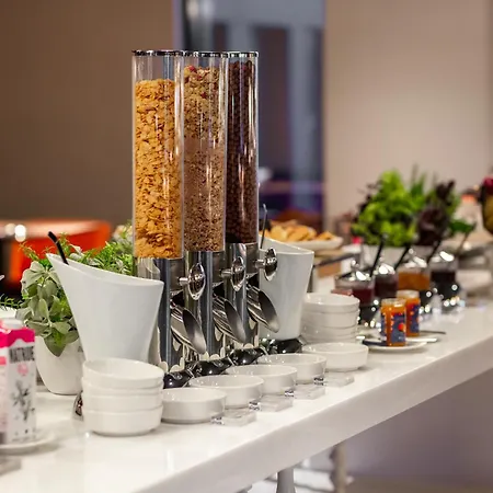 Готель Movenpick 4*